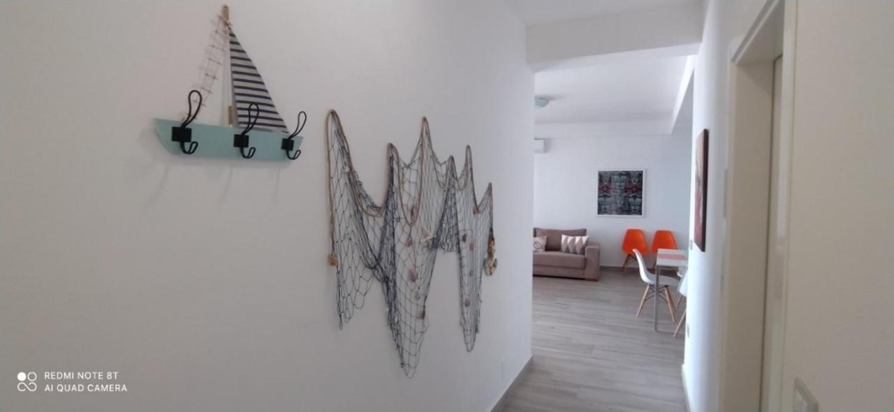 Matthews Beach House Vlore Bagian luar foto