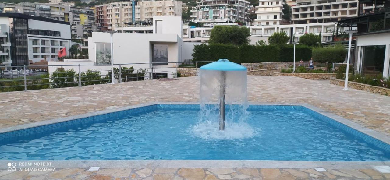 Matthews Beach House Vlore Bagian luar foto