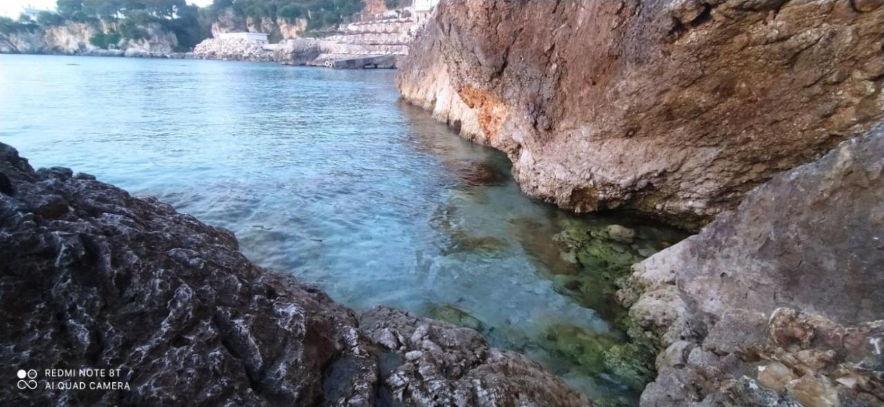 Matthews Beach House Vlore Bagian luar foto