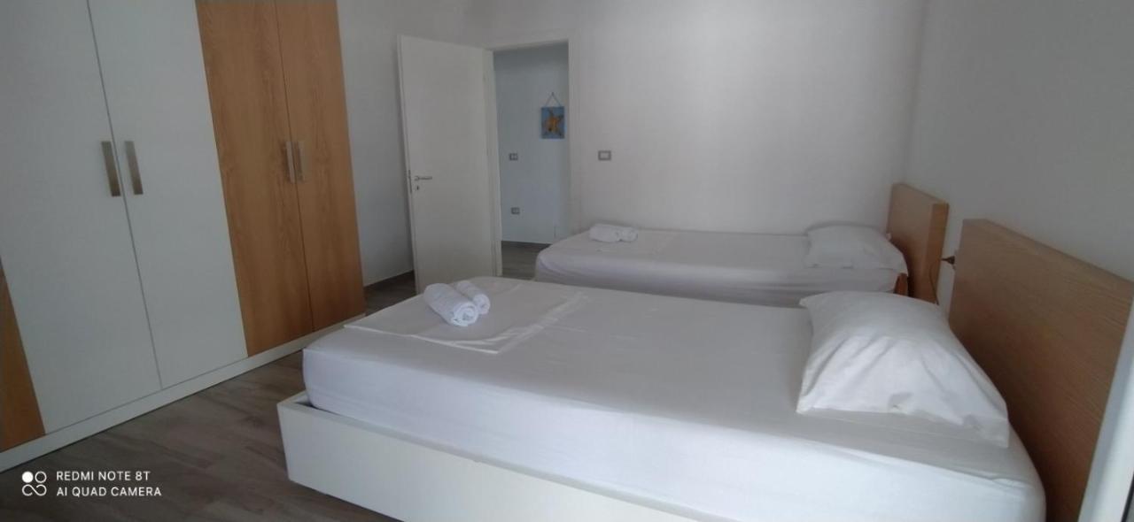 Matthews Beach House Vlore Bagian luar foto