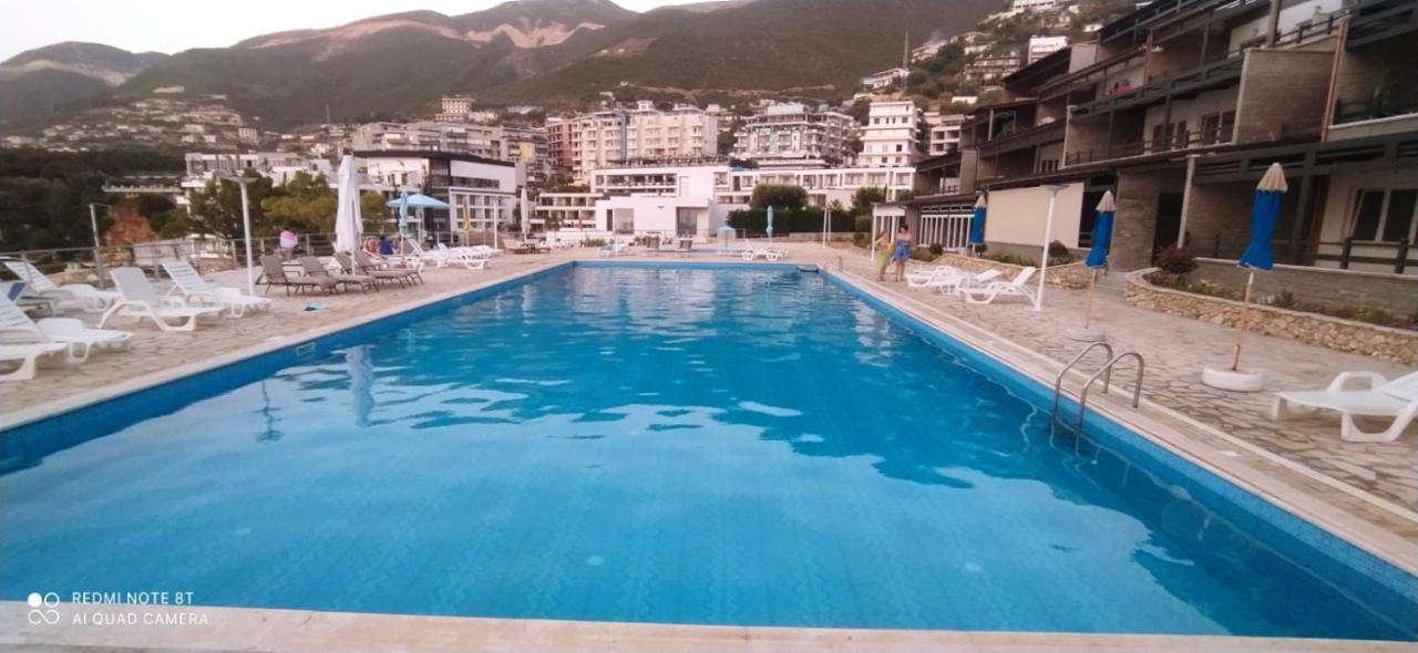 Matthews Beach House Vlore Bagian luar foto